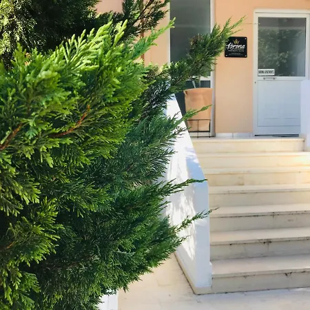 Korona Apartments-sea View *